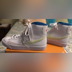 Nike Blazer Mid '77 GS in White with Light Lemon Accent size 5.5 NWT